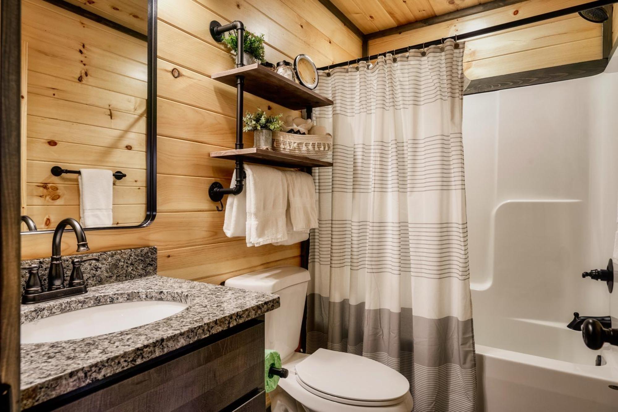 Mountainscape - Brand New Cabin W Views - Hottub - Firetable - Ps5 - Pooltable - 3 Pools Gatlinburg Exteriér fotografie